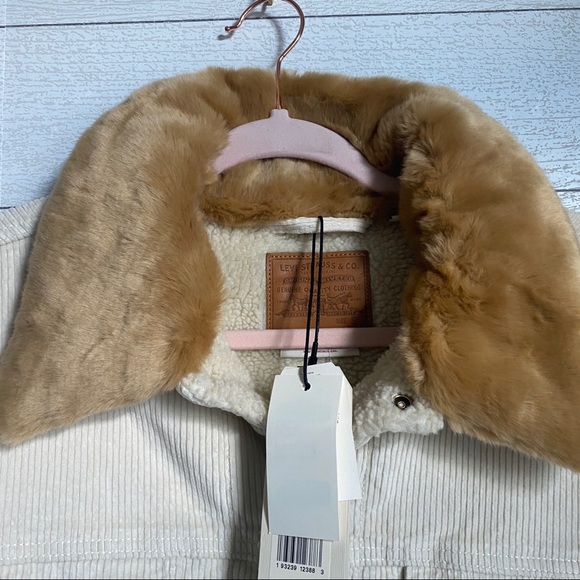 NWT Levi’s Faux Fur Corduroy Trucker Jacket - Picture 5 of 6